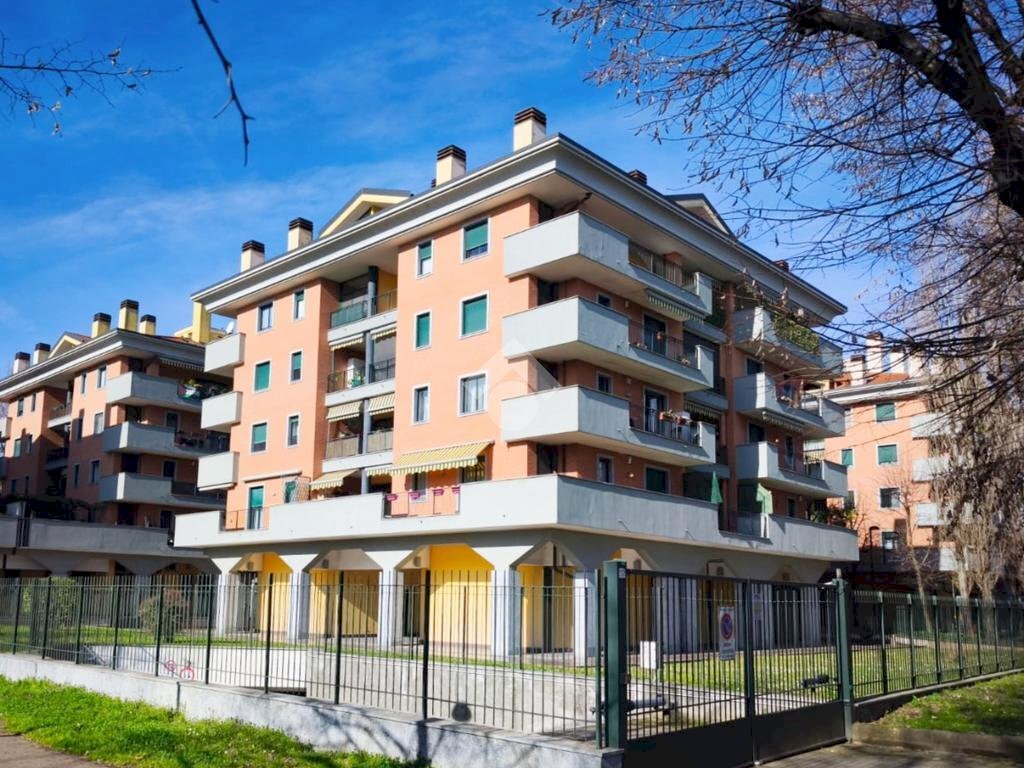 One-room apartment Via Cesare Battisti, Cormano - photo 1