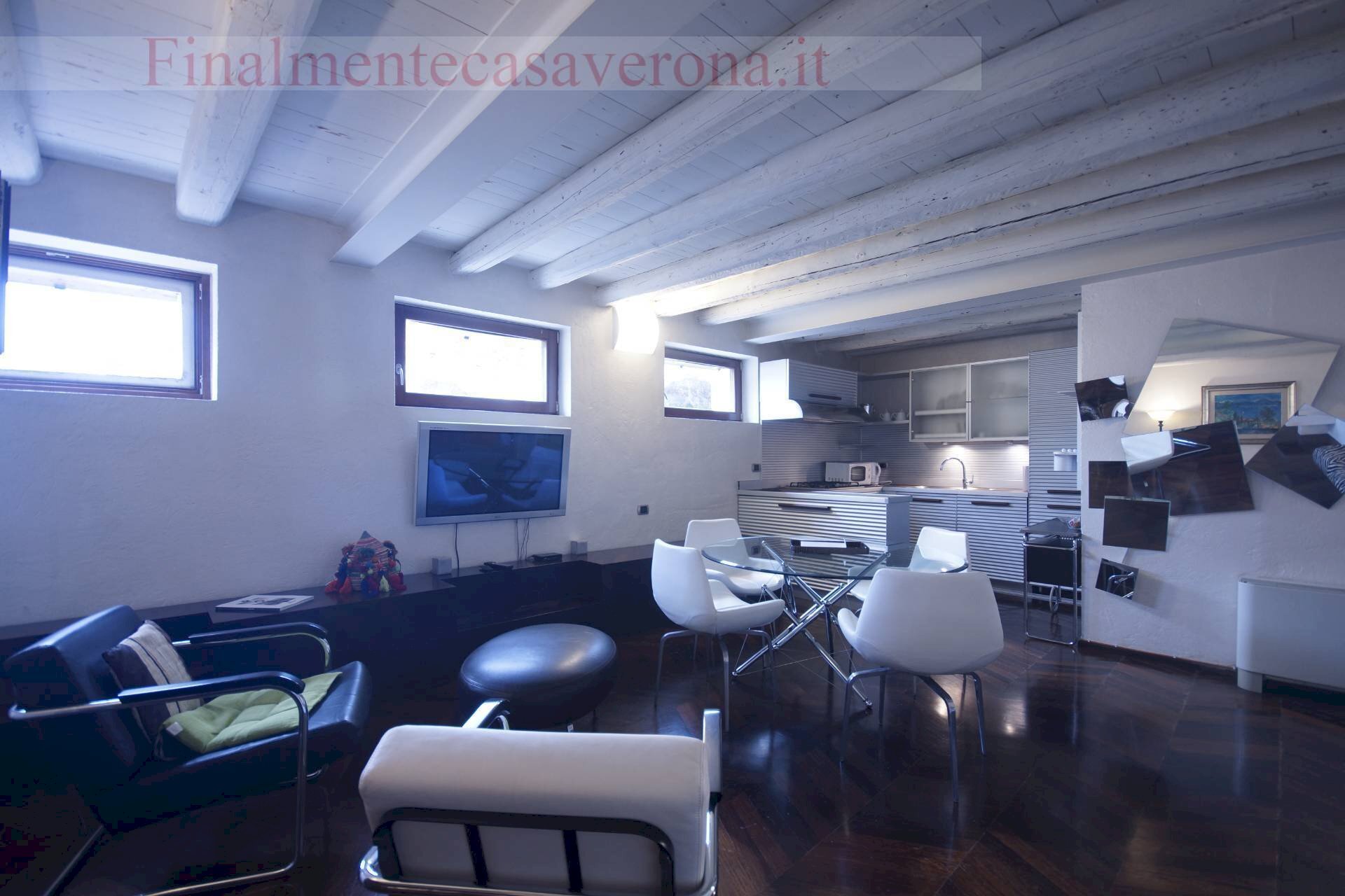zona giorno - Two-room apartment Piazza Mura Gallieno
 
143, Verona - photo 1