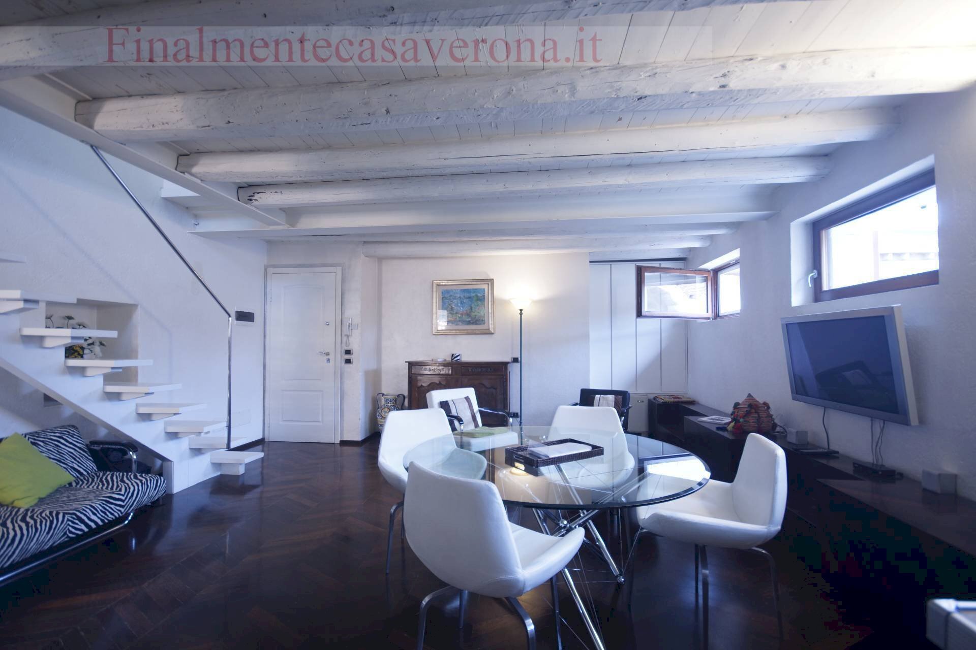 zona giorno - Two-room apartment Piazza Mura Gallieno
143, Verona - photo 2