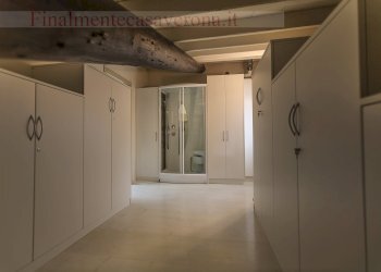 cabina armadio - Appartamento Piazza Mura Gallieno
 
143, Verona - foto 21