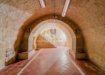 Foto 12 - Locale Commerciale Via Santa Maria
 
34, Trani - foto 12