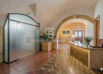 Foto 20 - Locale Commerciale Via Santa Maria
 
34, Trani - foto 20