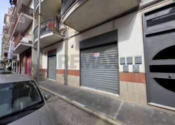 Edificio all\'aperto - Commercial Premises Casoria - photo 1