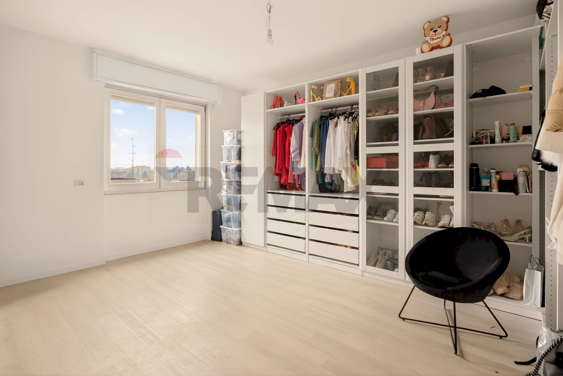 Cabina armadio - Three-room apartment Via Monte Grappa
19, Agrate Brianza - photo 2