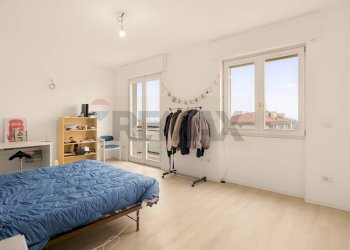 Camera / camera da letto - Three-room apartment Via Monte Grappa
 
19, Agrate Brianza - photo 8