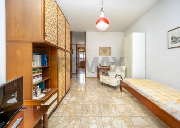 Camera / camera da letto - Quadrilocale Silvio Pellico
 
40, Garbagnate Milanese - foto 19