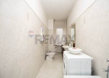 Bagno - Quadrilocale Silvio Pellico
 
40, Garbagnate Milanese - foto 25