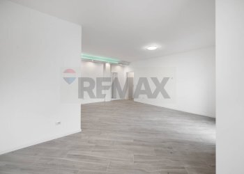 Stanza vuota - Trilocale Via Francesco Cilea
 
6, Pioltello - foto 10