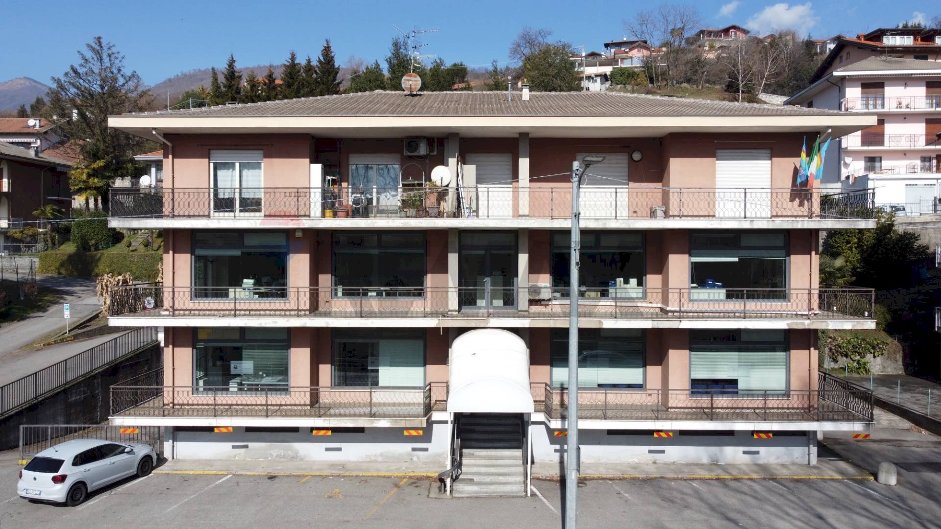 Edificio all\'aperto - Locale Commerciale Verbania - foto 1