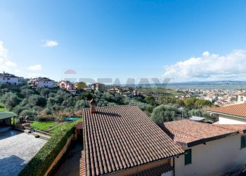 Edificio all\'aperto - Trilocale Via Garigliano Vicinale
 
155, Monterotondo - foto 22