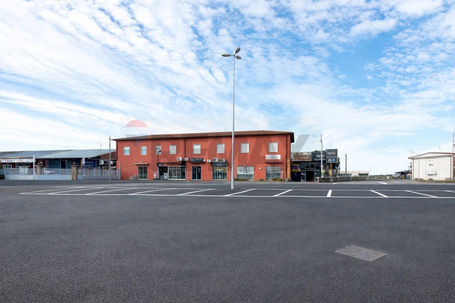 Edificio all\'aperto - Commercial Premises Via Fontana Matuccia
 
12, Civita Castellana - photo 3