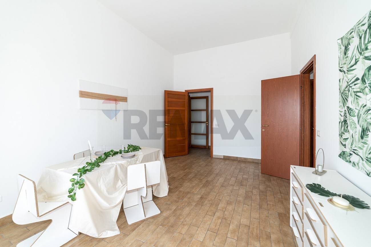 Sala da pranzo - Four-room apartment Viale Vittorio Veneto
31, Catania - photo 2