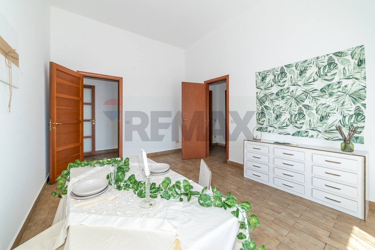 Sala da pranzo - Four-room apartment Viale Vittorio Veneto
31, Catania - photo 3