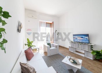 Soggiorno - Quadrilocale Viale Vittorio Veneto
 
31, Catania - foto 3