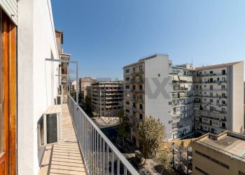 Balcone - Quadrilocale Viale Vittorio Veneto
 
31, Catania - foto 5