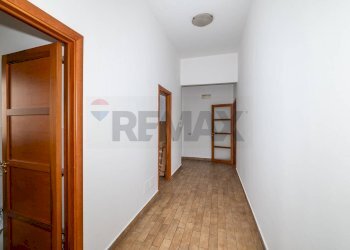 Hall / corridoio - Quadrilocale Viale Vittorio Veneto
 
31, Catania - foto 19