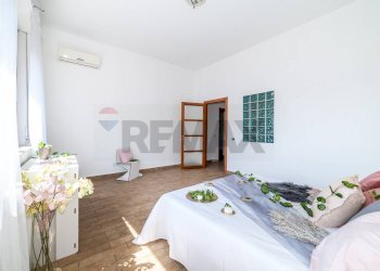 Camera / camera da letto - Quadrilocale Viale Vittorio Veneto
 
31, Catania - foto 24