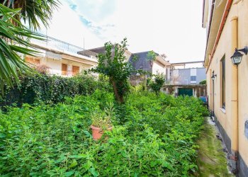 Giardino - Casa indipendente via tripoli
 
15-17, Giarre - foto 16