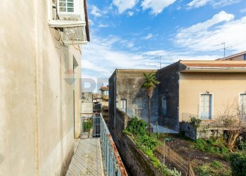 Balcone - Casa indipendente via tripoli
 
15-17, Giarre - foto 30