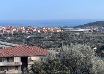 Edificio all\'aperto - Attico Via Landolina
 
22, Misterbianco - foto 1