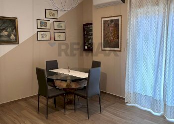 Sala da pranzo - Bilocale Via San Gregorio
 
18, Aci Castello - foto 2