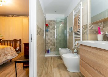 Bagno - Quadrilocale via l. ariosto
 
27 F, Acireale - foto 36