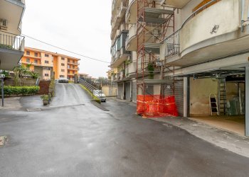 Edificio all\'aperto - Quadrilocale via l. ariosto
 
27 F, Acireale - foto 46