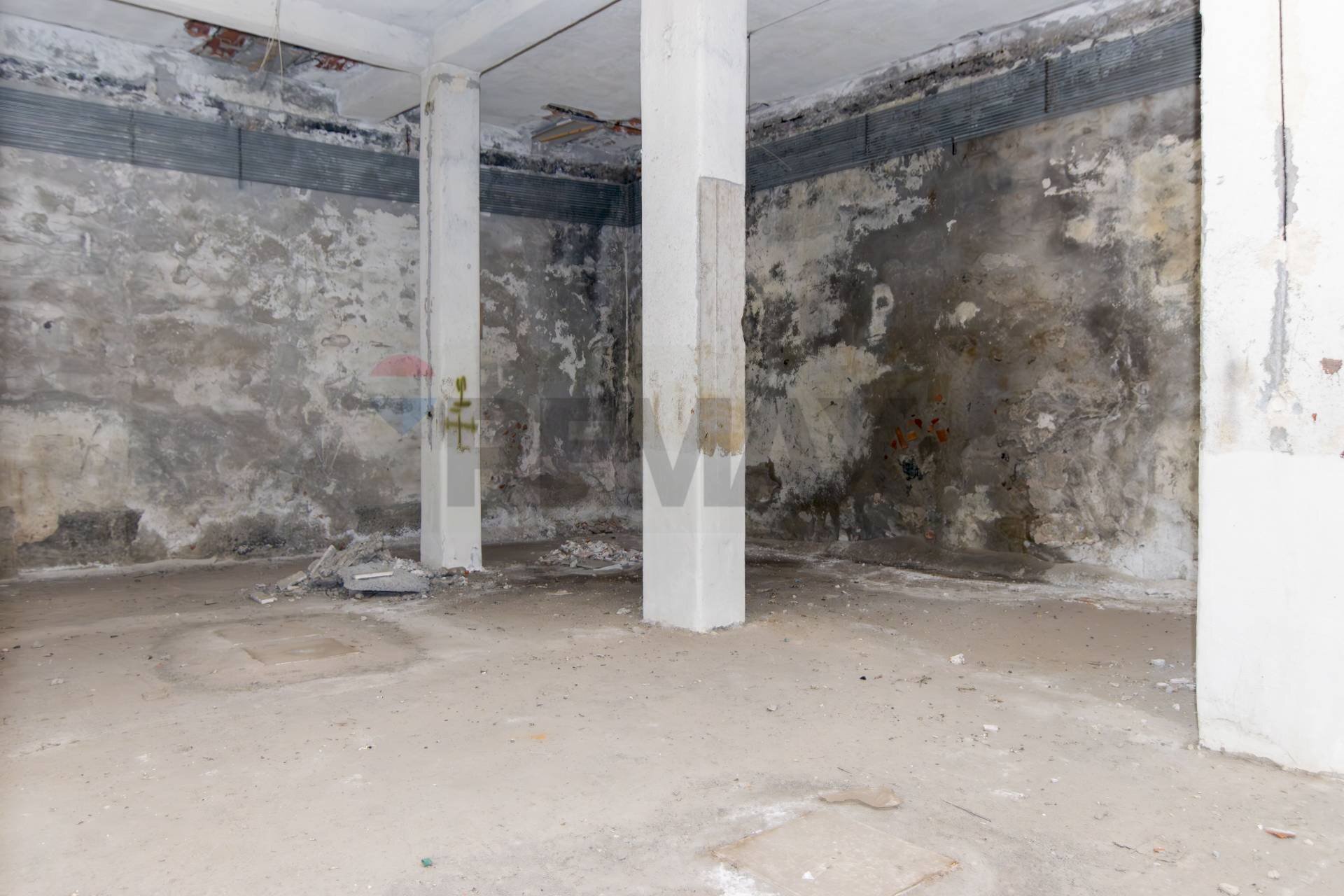 Stanza vuota - Locale Commerciale Via Francesco Rismondo
1, Catania - foto 2