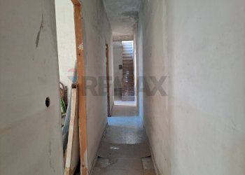 Hall / corridoio - Quadrilocale Via Alogna
 
18A, Catania - foto 9