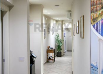 Hall / corridoio - Ufficio VIALE COLOMBO, San Giovanni la Punta - foto 11
