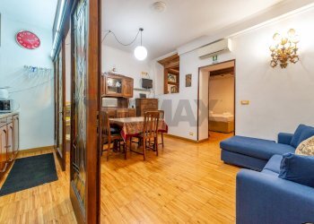 Sala da pranzo - Trilocale Via Dei Cappellari
 
35, Roma - foto 3