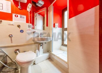 Bagno - Trilocale Via Dei Cappellari
 
35, Roma - foto 18