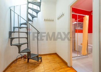 Scale - Trilocale Via Dei Cappellari
 
35, Roma - foto 21