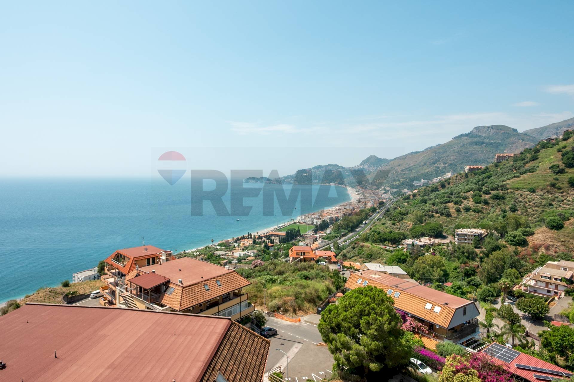 Vista dell\'acqua - Trilocale Via Sillemi
 
49, Letojanni - foto 1