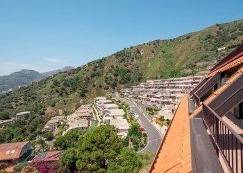 Vista delle montagne - Trilocale Via Sillemi
 
49, Letojanni - foto 2