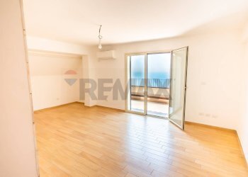 Stanza vuota - Trilocale Via Sillemi
 
49, Letojanni - foto 6