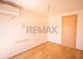 Stanza vuota - Trilocale Via Sillemi
 
49, Letojanni - foto 7