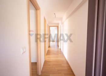 Hall / corridoio - Trilocale Via Sillemi
 
49, Letojanni - foto 13