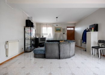 Soggiorno - Villa a Schiera Via Volturno
 
7, Mascalucia - foto 13