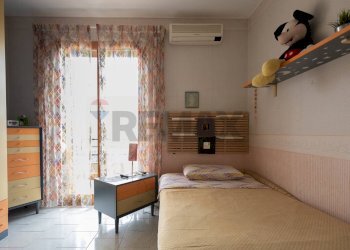 Camera / camera da letto - Villa a Schiera Via Volturno
 
7, Mascalucia - foto 20
