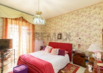 Camera / camera da letto - Quadrilocale via regione siciliana
 
9, Mascalucia - foto 7