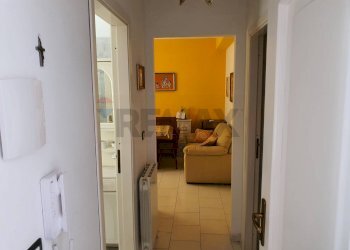 Hall / corridoio - Casa indipendente VIA CESARE BATTISTI
 
246, Furci Siculo - foto 5