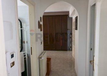 Hall / corridoio - Casa indipendente VIA CESARE BATTISTI
 
246, Furci Siculo - foto 19