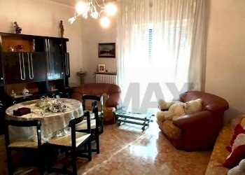 Sala da pranzo - Quadrilocale Viale Beccarini
 
30, Manfredonia - foto 22