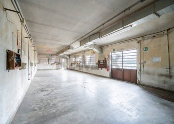 Parcheggio - Capannone via Piave, Viadana - foto 16