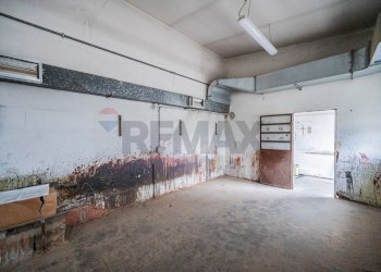 Parcheggio - Capannone via Piave, Viadana - foto 33