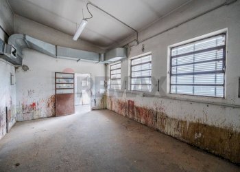 Parcheggio - Capannone via Piave, Viadana - foto 34