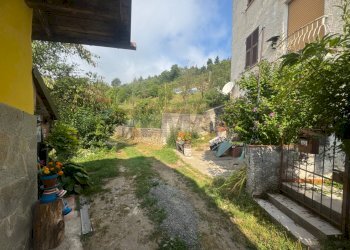 Giardino - Casa semi indipendente Via Cabitti
 
SNC, Pallare - foto 18