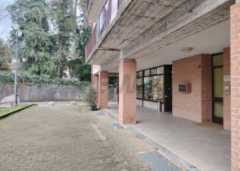 negozio esterno - Commercial Activity VIA PALEOCAPA
 
47, Alzano Lombardo - photo 9