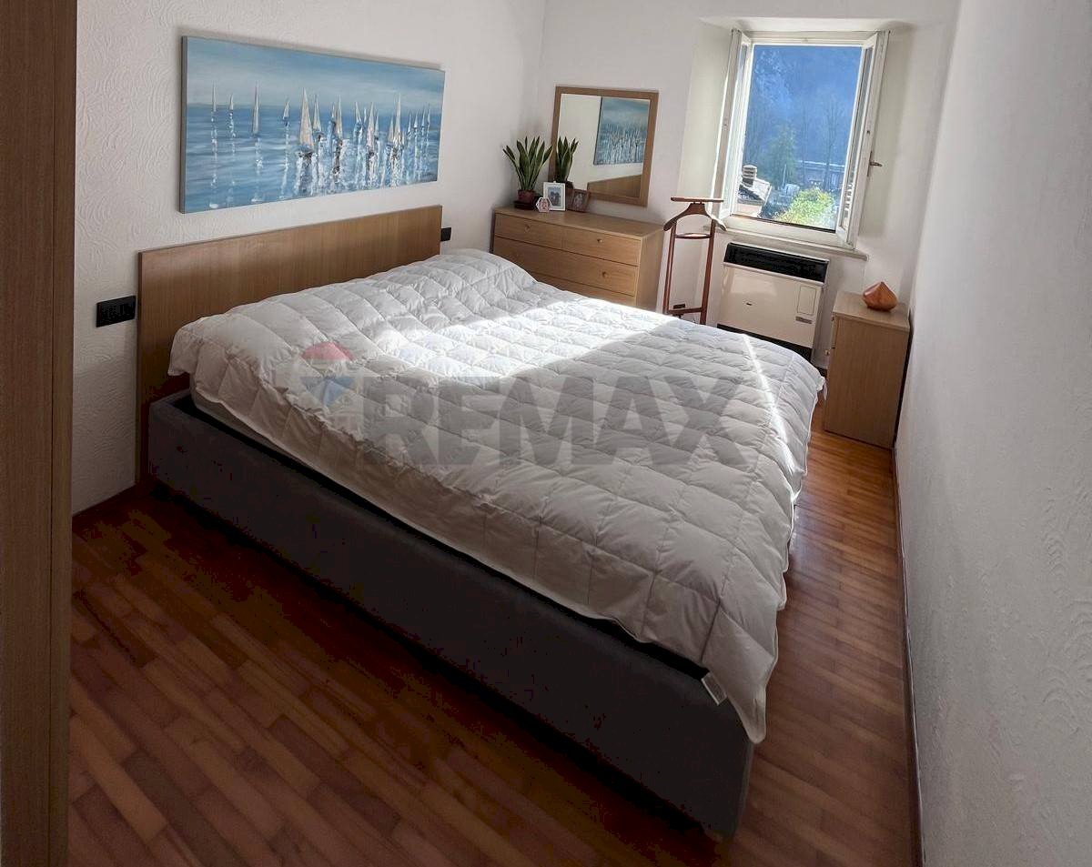 Camera / camera da letto - Quadrilocale via Carlo Oberti
 
52, Lenna - foto 2